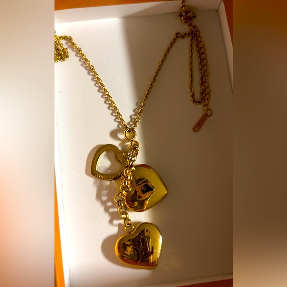 Worn One Time! Authentic LV Necklace with the original box - Picture 1 of 9
